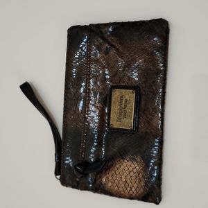 Simply Vera Vera Wang Wristlet